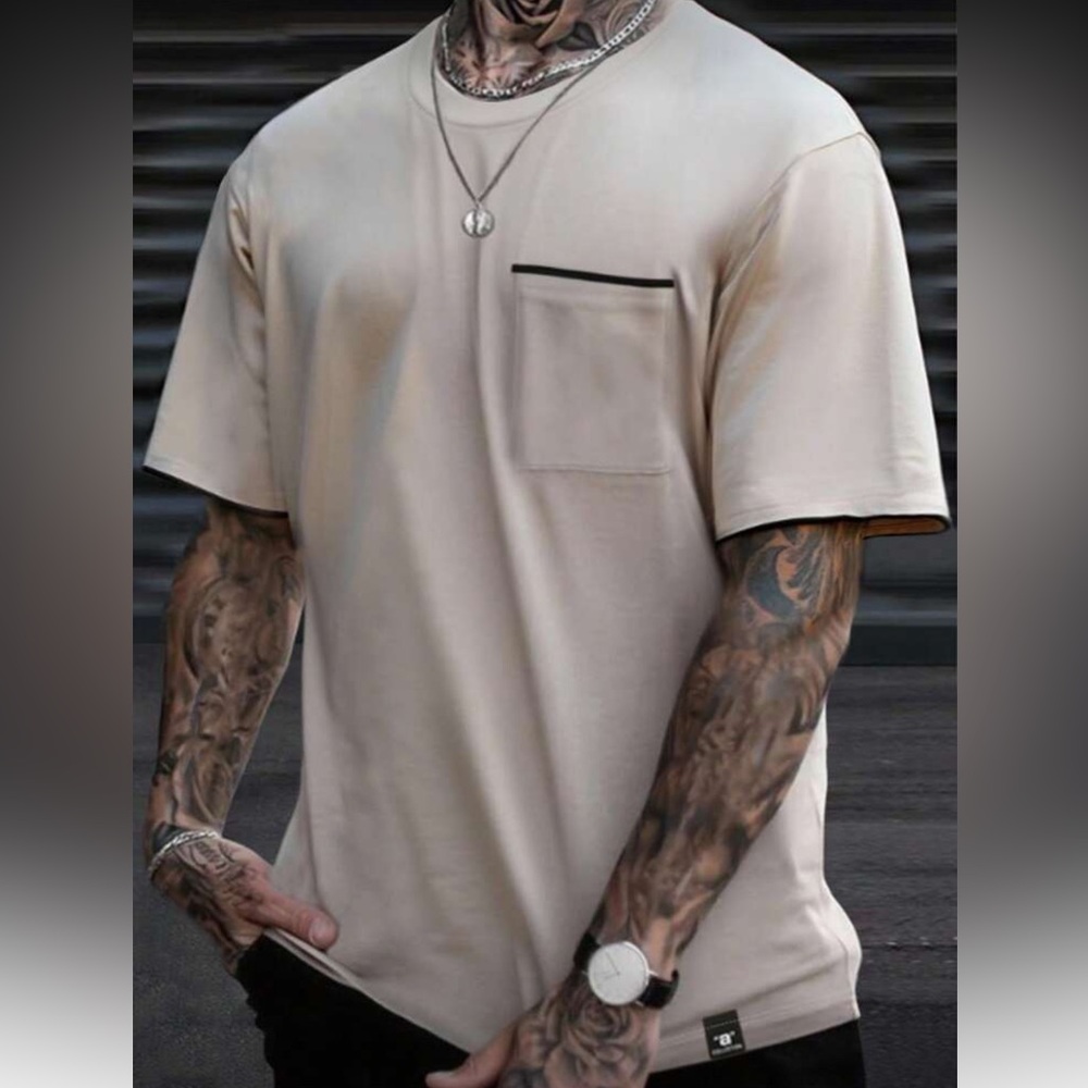 Men’s Cream & Black Pocket Tee Size XL